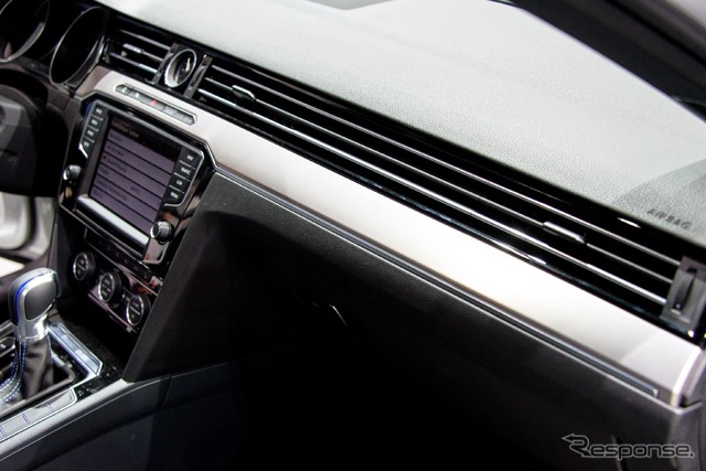 VW パサート GTE(パリモーターショー14)