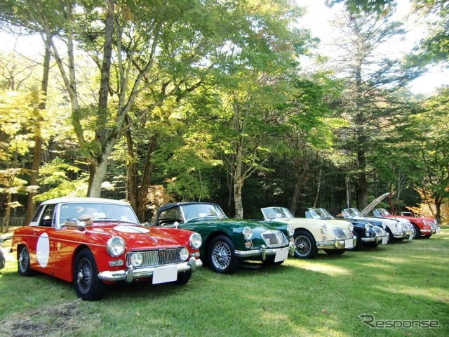 MG・ミジェット(左)とMGA
