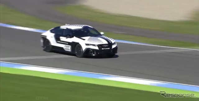 アウディ RS7 のロボットカー