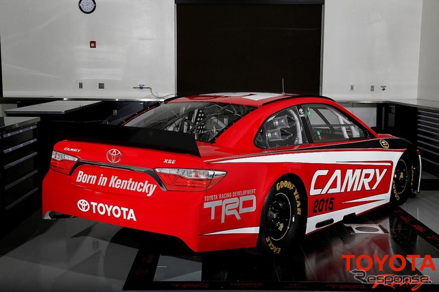 トヨタ カムリの2015年型NASCARマシン