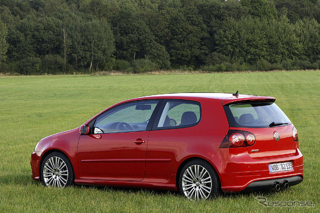 【VW ゴルフR32 欧州リポート】3ピースのスーツを着こなしたトップアスリート