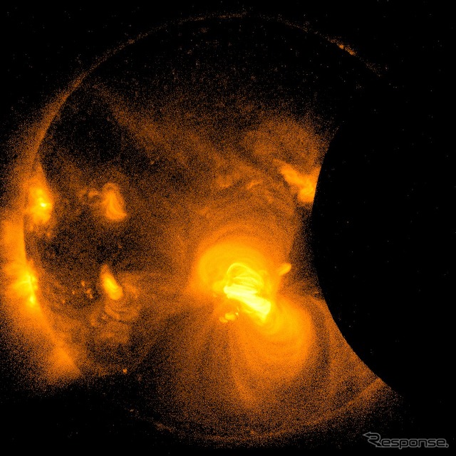 太陽観測衛星「ひので」が遭遇した金環日食の画像・動画を公開