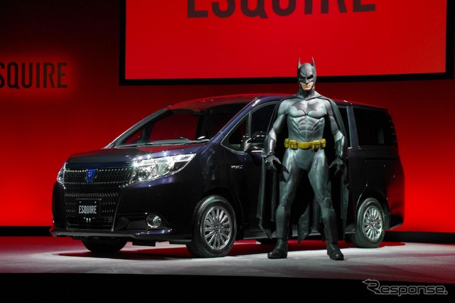 トヨタ エスクァイア とCMキャラクターのバットマン