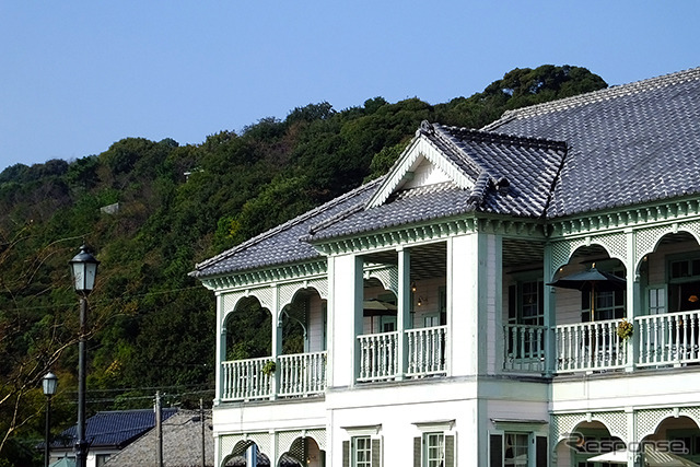 復元された旅館「浦島屋」はカフェや資料館に