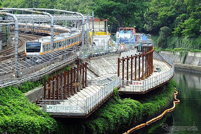 耐震補強工事が実施されている御茶ノ水駅付近