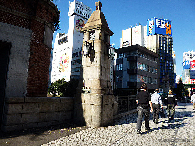 旧万世橋駅と万世橋