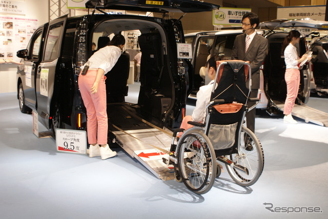ヴォクシー車いす仕様車（参考画像）