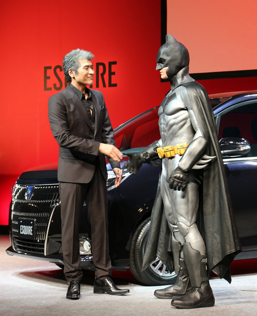 吉川晃司&バットマン/トヨタ新型車「ESQUIRE(エスクァイア)」記者発表会