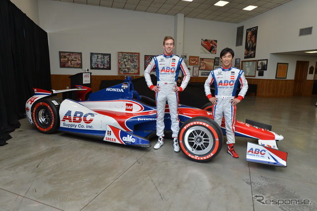 2015年はホークスワースと琢磨の2カー体制。