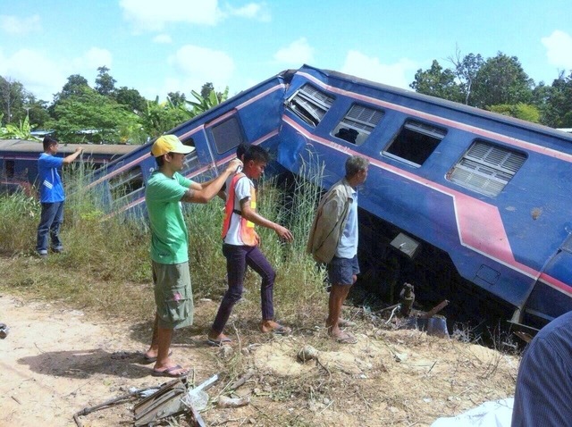 タイ東北で列車がトラックに衝突・脱線　４人死亡、８０人けが