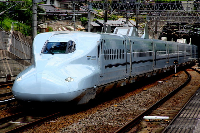 山陽・九州新幹線を走るN700系7000・8000番台。冬の期間中、九州新幹線は計381本を増発する