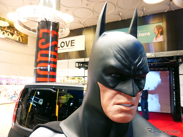渋谷で等身大バットマンに会える