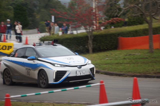 トヨタ FCV ラリー仕様(新城ラリー14)