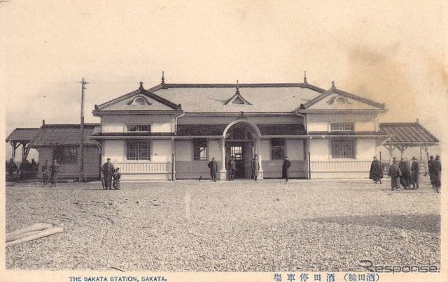 開業当時の酒田駅。現在は羽越本線の中間駅だが、1914年の開業当初は酒田線（現在の陸羽西線）の駅だった。
