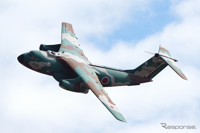 輸送機とは思えない軽快な機動も見せる。