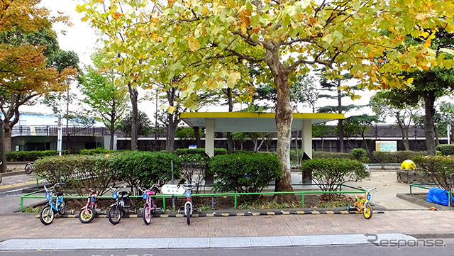 今井児童交通公園には自転車や補助輪付自転車もある