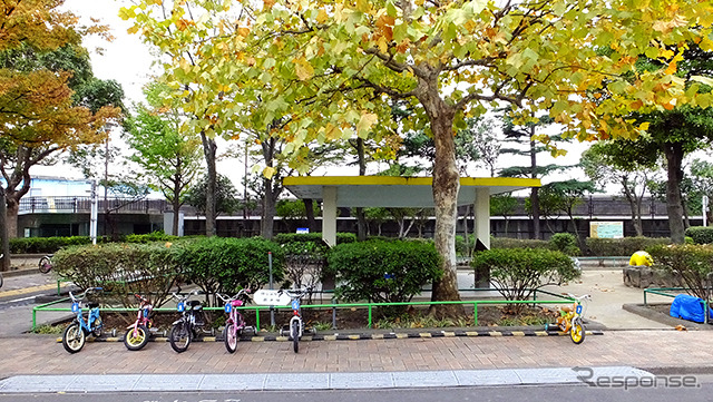 今井児童交通公園には自転車や補助輪付自転車もある