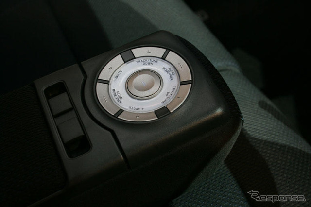 【トヨタ bB 新型発表】サラウンドオーディオは多彩