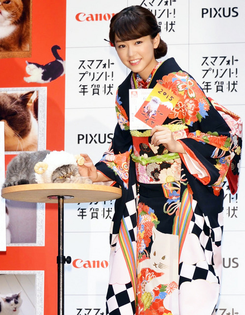 桐谷美玲とブサカワ猫のレオン君/「PIXUS スマフォトプリント!年賀状」新CM発表会