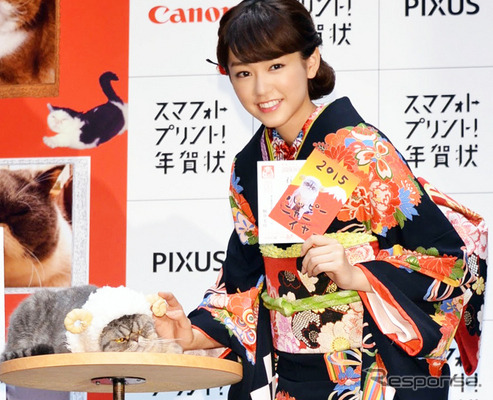 桐谷美玲とブサカワ猫のレオン君/「PIXUS スマフォトプリント!年賀状」新CM発表会