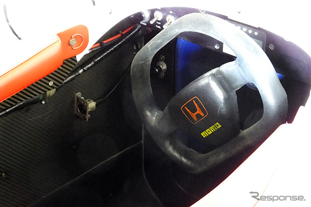 ホンダの2Lエンジンを積むスクール用オリジナル・フォーミュラカー(国際レーシングコース仕様)