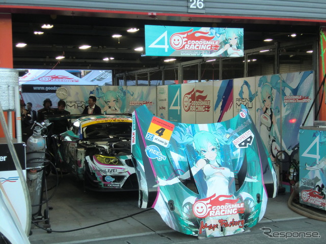 GT300クラスのドライバーズポイント首位は#4 グッドスマイル 初音ミク Z4。