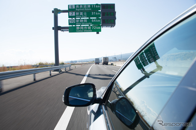 スカイラインハイブリッド エコラン競争