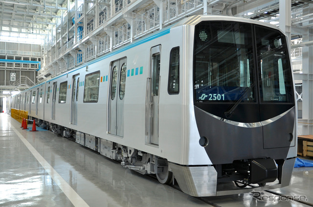 2015年中の開業を目指して工事が進められてきた仙台市の地下鉄東西線の開業日が来年12月6日に決まった。写真は東西線に導入される2000系電車。