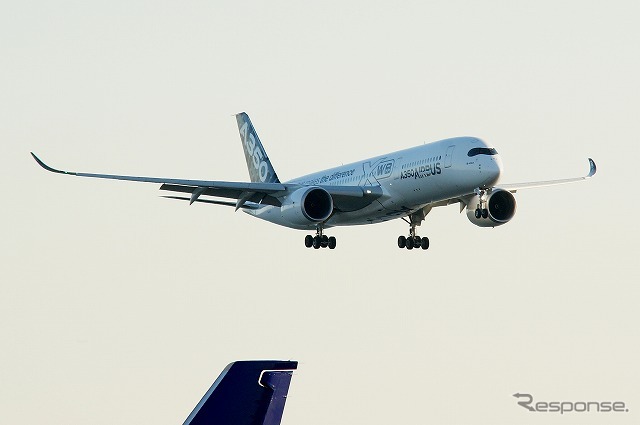 羽田空港のA滑走路(34L)に進入してくるエアバスA350 XWB。