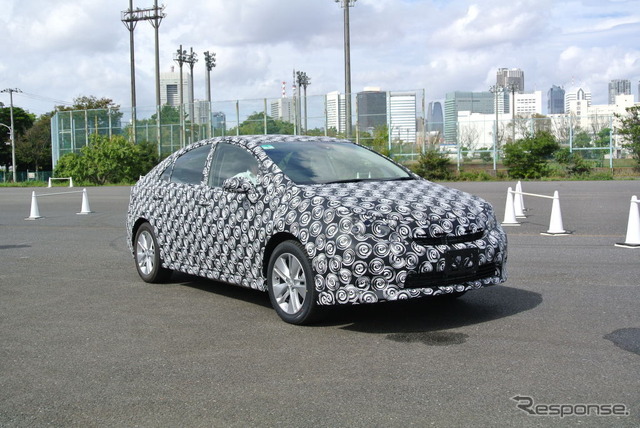 トヨタ自動車 FCV試作車（2013年10月）