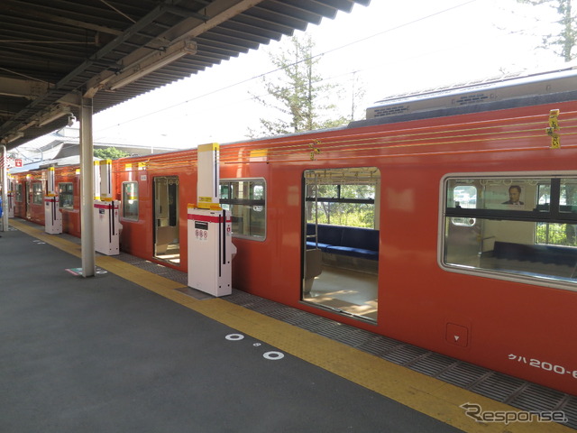 JR西日本は昨年12月から今年3月まで、桜島線（JRゆめ咲線）の桜島駅で昇降式ホーム柵の試験を行った