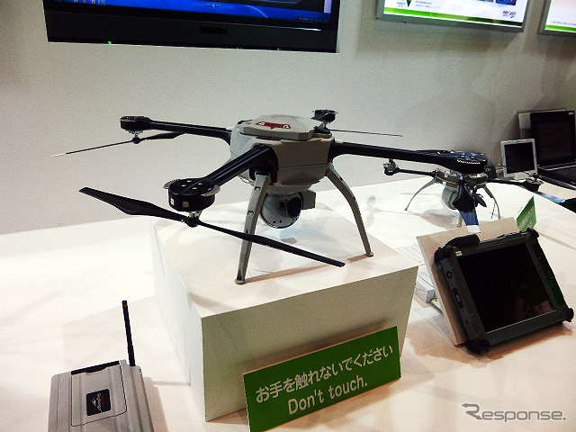 ネクスコ東日本エンジニアリングなどの「完全自律飛行型無人飛行体(UAV)」(ハイウェイテクノフェア2014)