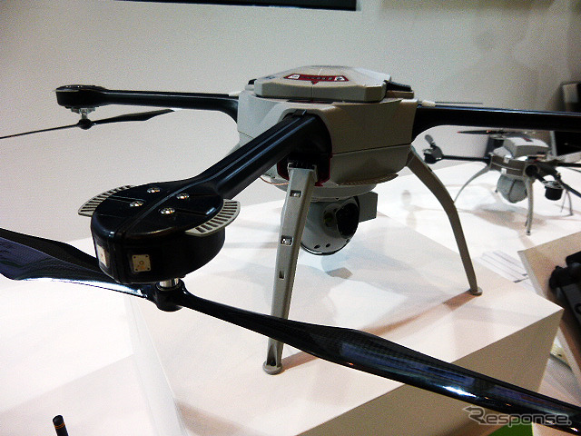 ネクスコ東日本エンジニアリングなどの「完全自律飛行型無人飛行体(UAV)」(ハイウェイテクノフェア2014)