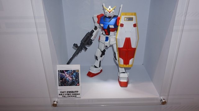 【G-STAR 2014】ガンダムをグフやユニコーン風にアレンジ!「RX-78-2」が36体立ち並ぶガンプラコーナーが熱い