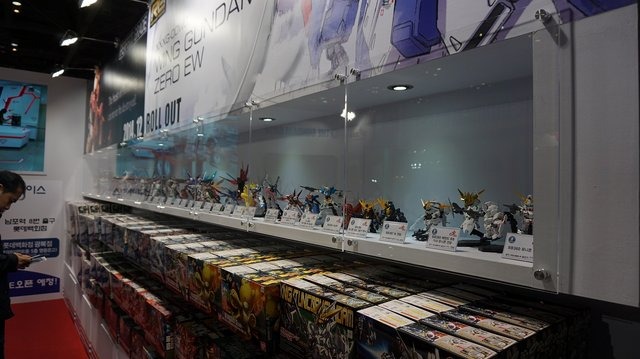 【G-STAR 2014】ガンダムをグフやユニコーン風にアレンジ!「RX-78-2」が36体立ち並ぶガンプラコーナーが熱い