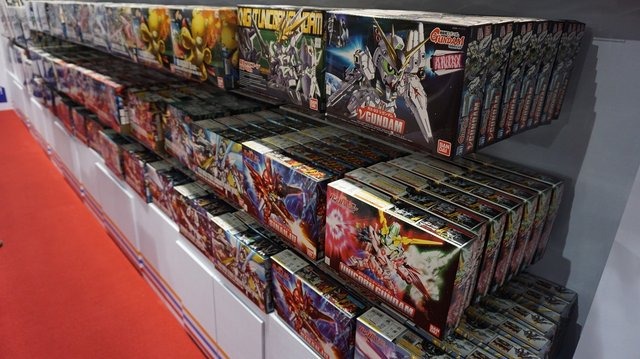【G-STAR 2014】ガンダムをグフやユニコーン風にアレンジ!「RX-78-2」が36体立ち並ぶガンプラコーナーが熱い