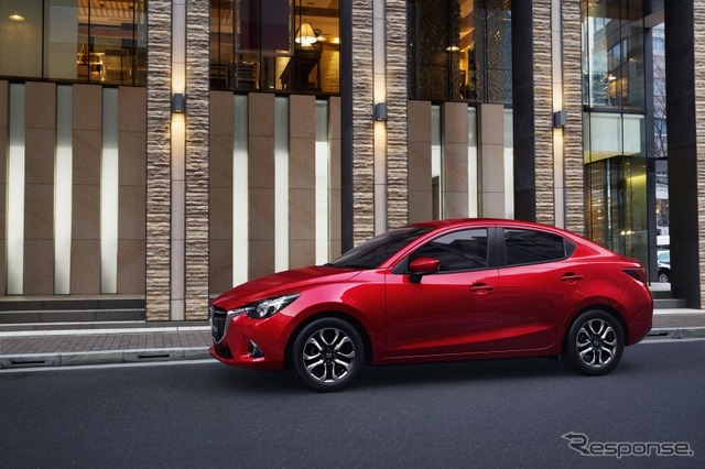 Mazda2 セダン