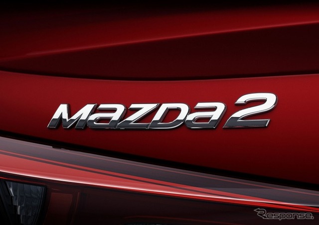 Mazda2 セダン