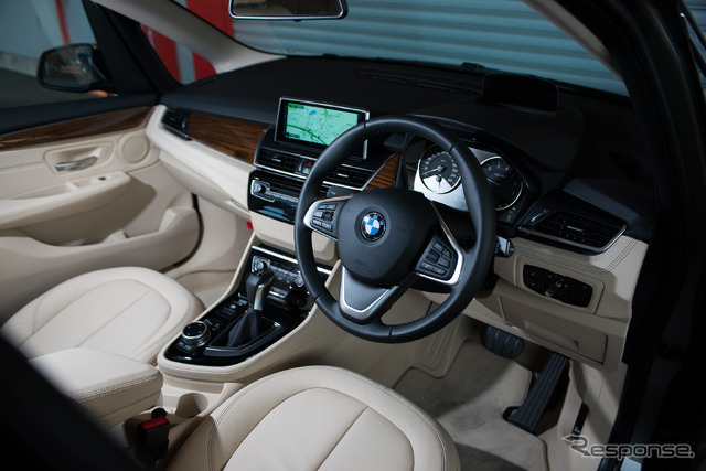 BMW 218i アクティブ ツアラー