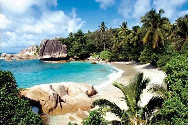 「シックスセンシズ ジンパシヨン」フェリシテ島のビーチ。(c)Six Senses Hotels Resorts Spas