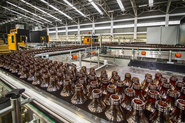 ドリンク剤のカラバオ、タイ証取上場 大御所ミュージシャンらが創業
