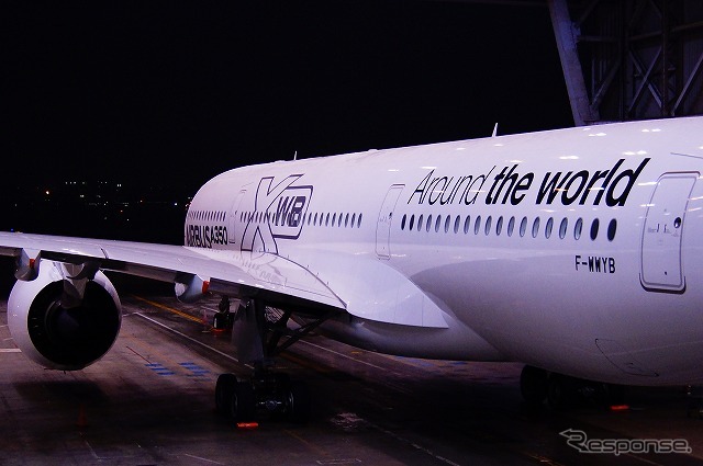 20日に羽田空港の日本航空第2格納庫でセ公開されたエアバスA350XWB