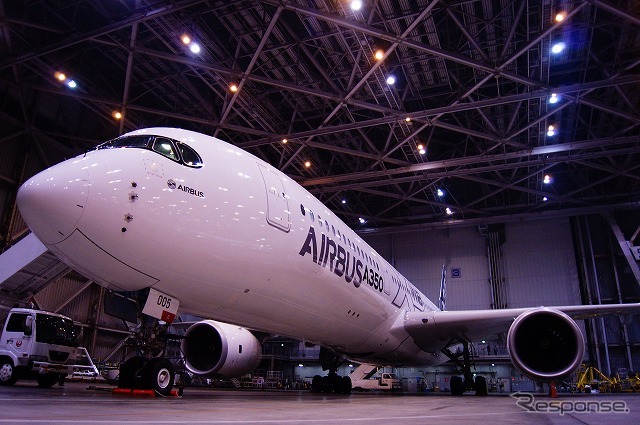20日に羽田空港の日本航空第2格納庫でセ公開されたエアバスA350XWB