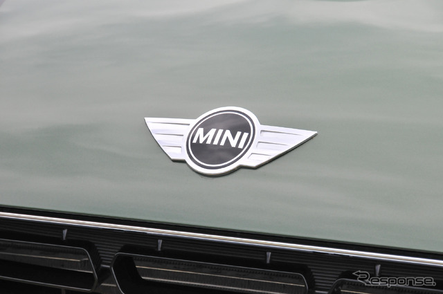 MINI クロスオーバーSD