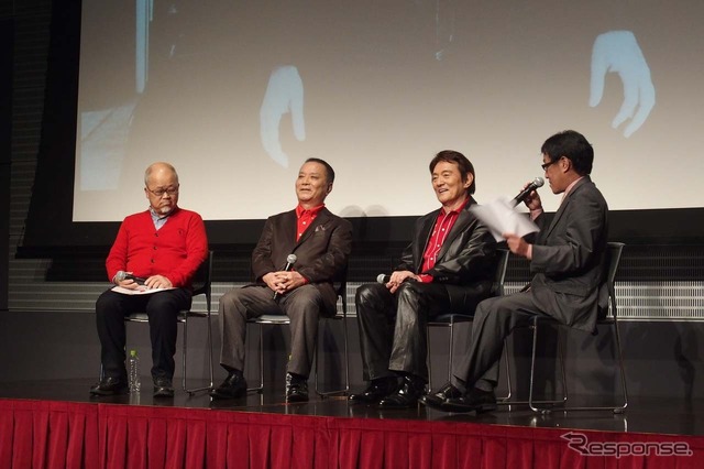 吹き替え収録中の裏話に会場は大いに盛り上がった