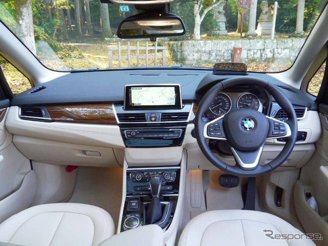 BMW 218iアクティブツアラー
