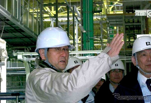 2011年3月にセントラル自動車 宮城工場を視察に訪れた豊田章男社長