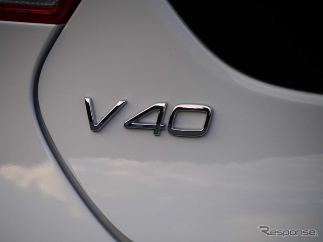 ボルボ V40 T5 Rデザイン