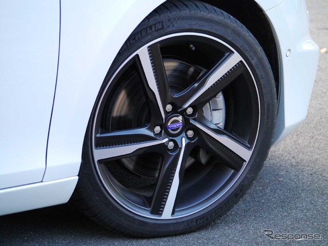 ボルボ V40 T5 Rデザイン