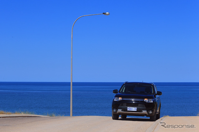 三菱 アウトランダーPHEV(オーストラレーシアンサファリ2014)